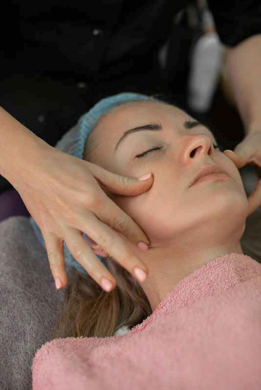 Natural Lift Facial